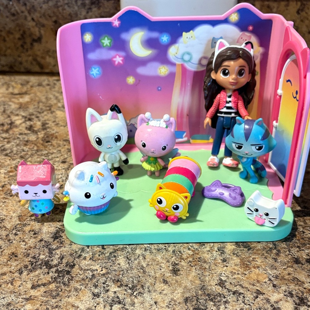 Gabby Dollhouse Mini play figurines